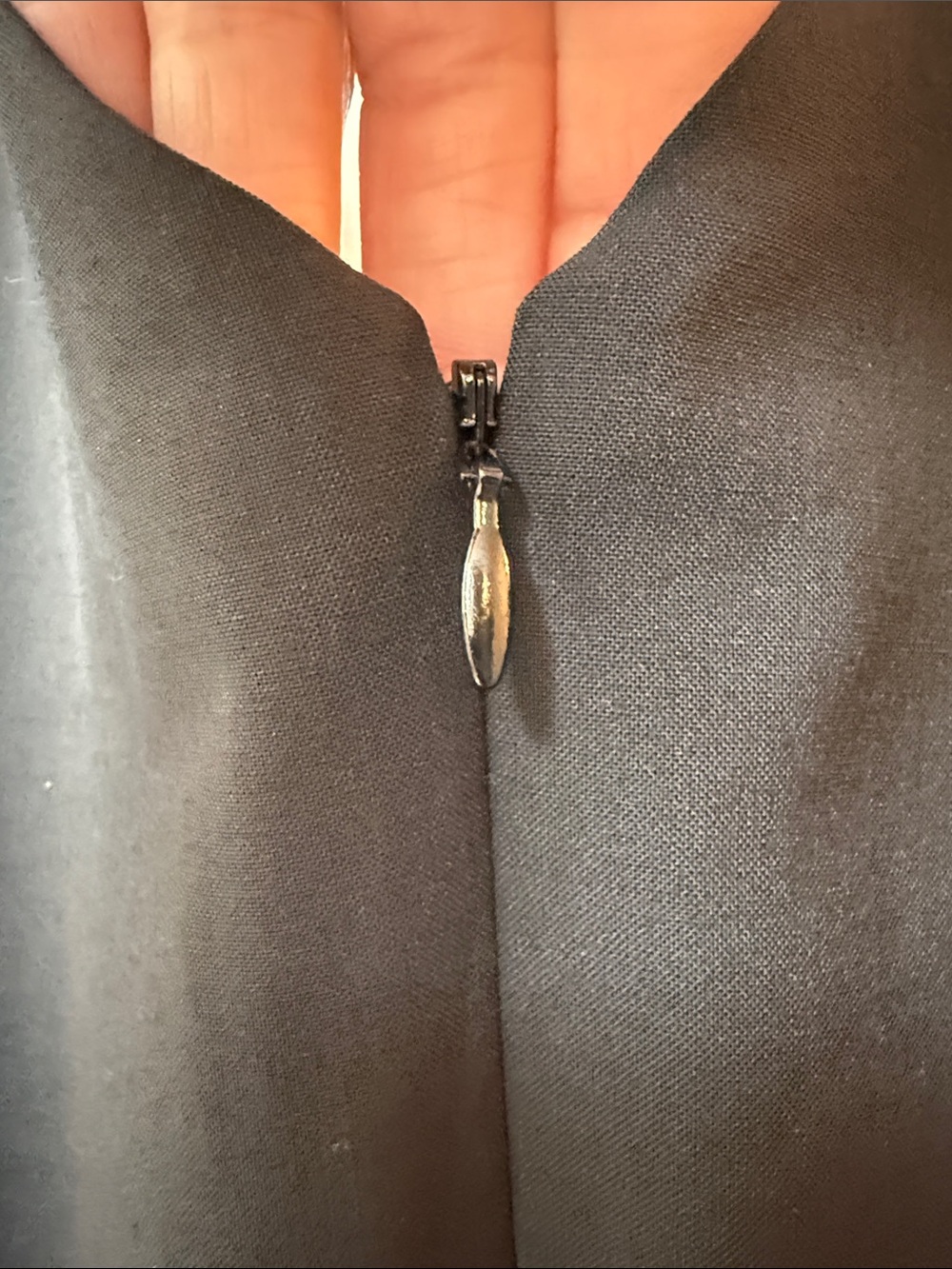 Banana Republic Classic Black V-Neck Short Sleeve Dress -size 14 - Picture 6 of 8